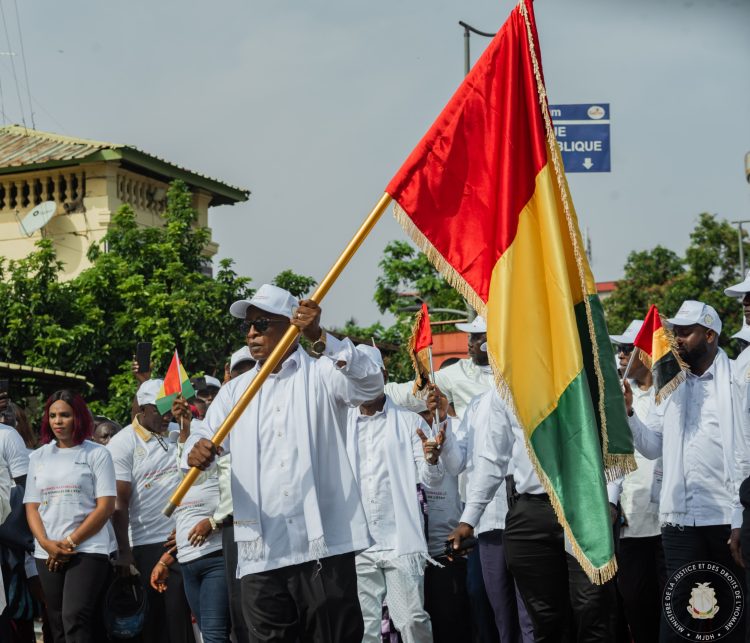 Conakry : Le Premier Ministre Amadou Oury Bah lance officiellement les Journées Nationales des Symboles de l’État