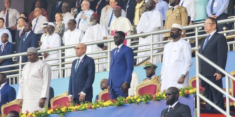 Investiture de Mamadi Doumbouya : la Guinée entre officiellement dans l’ère de la Cinquième République